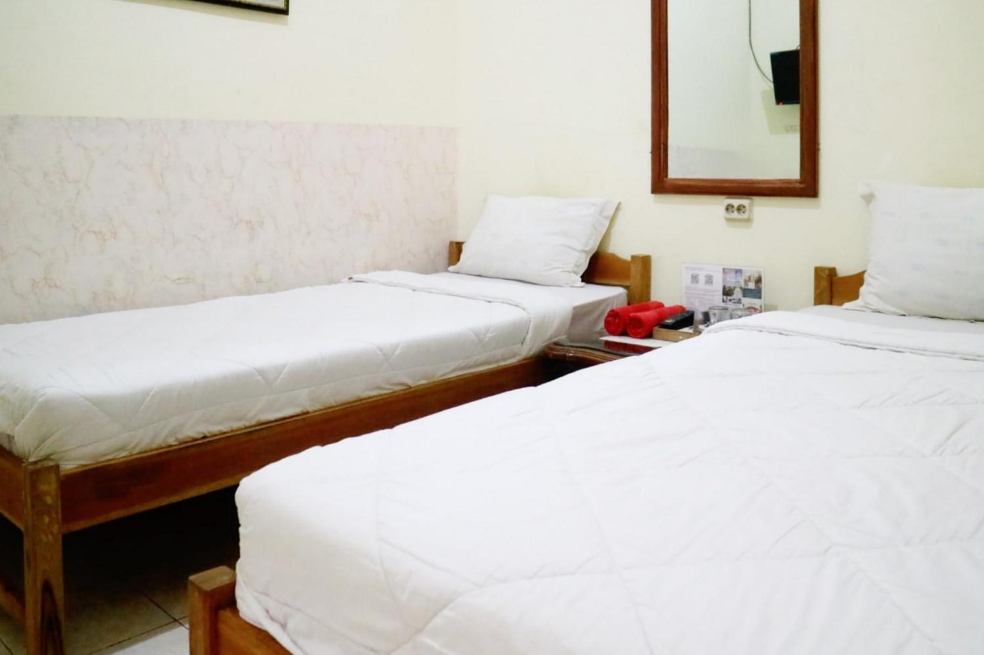 Alam Citra Bnb Mitra Reddoorz Gandok Exterior foto