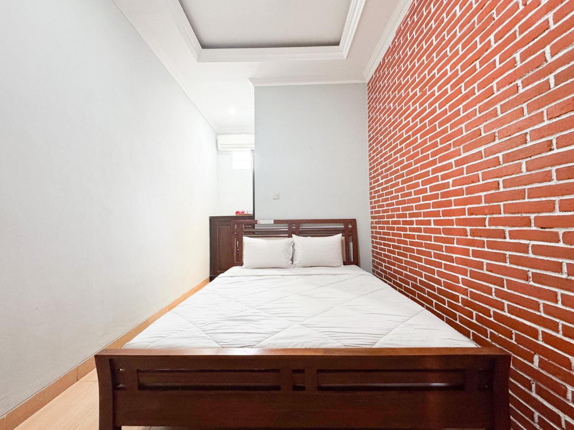 Alam Citra Bnb Mitra Reddoorz Gandok Exterior foto