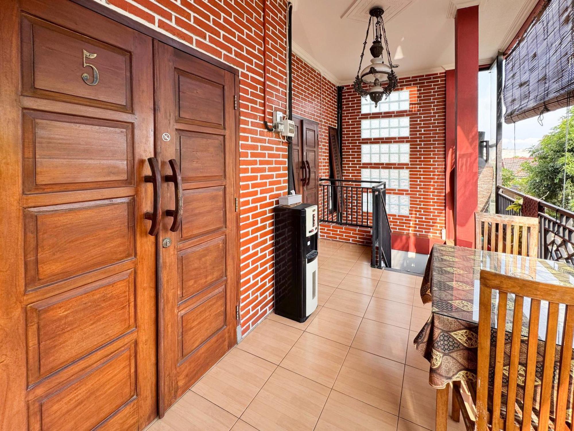 Alam Citra Bnb Mitra Reddoorz Gandok Exterior foto
